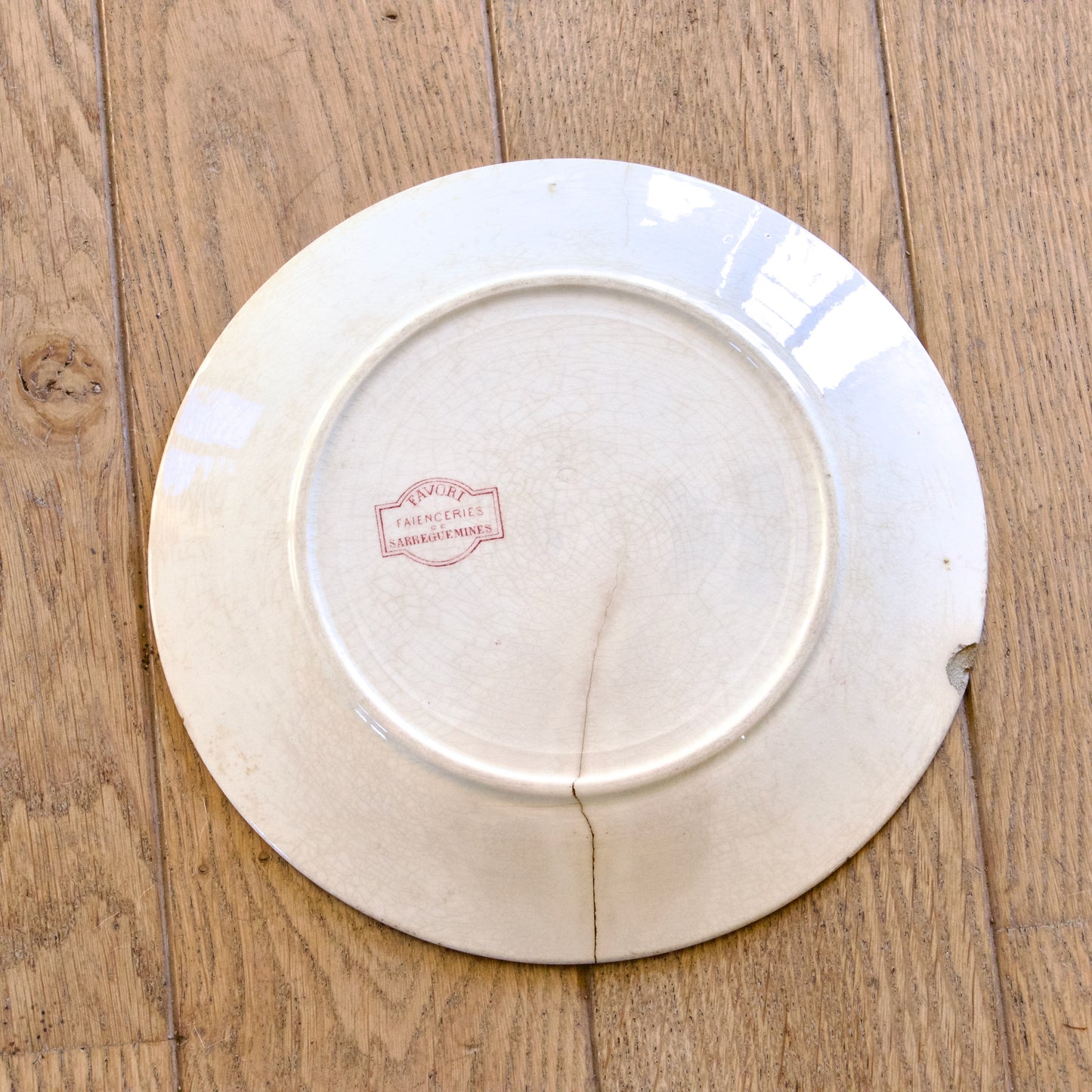 6 assiettes plates XIXe Sarreguemines "Favori" avec défauts
