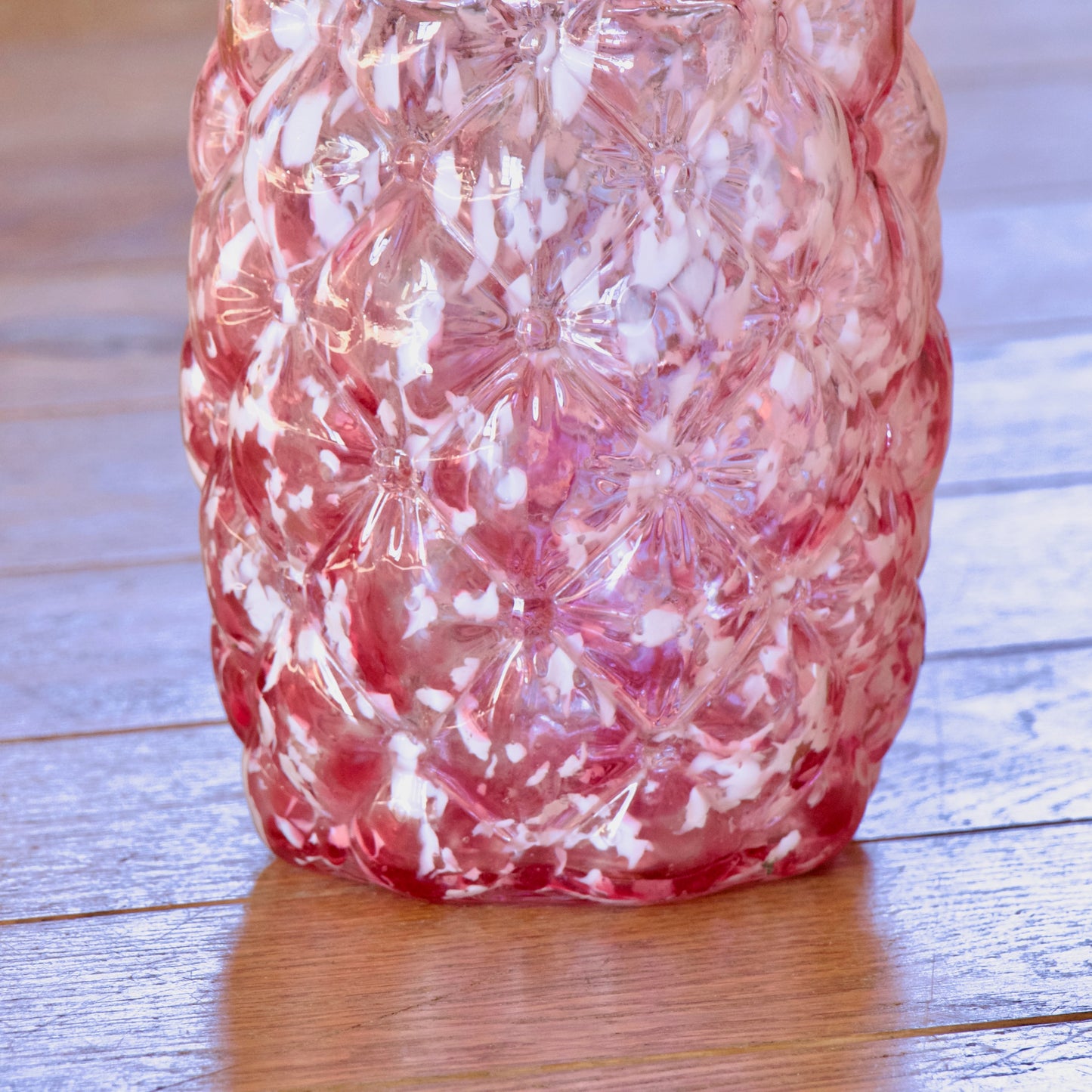 Vase en verre de Clichy soufflé bouche, rose et blanc