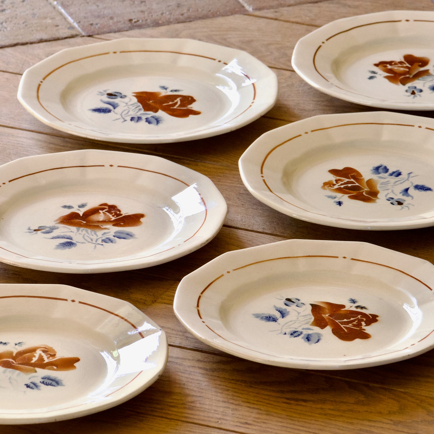 Assiettes plates XIXe Sarreguemines décor de rose