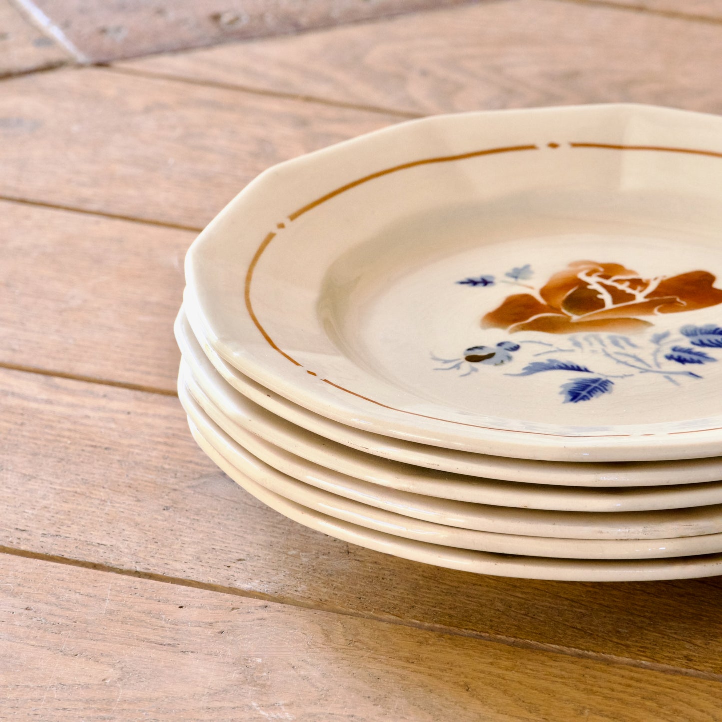 Assiettes plates XIXe Sarreguemines décor de rose