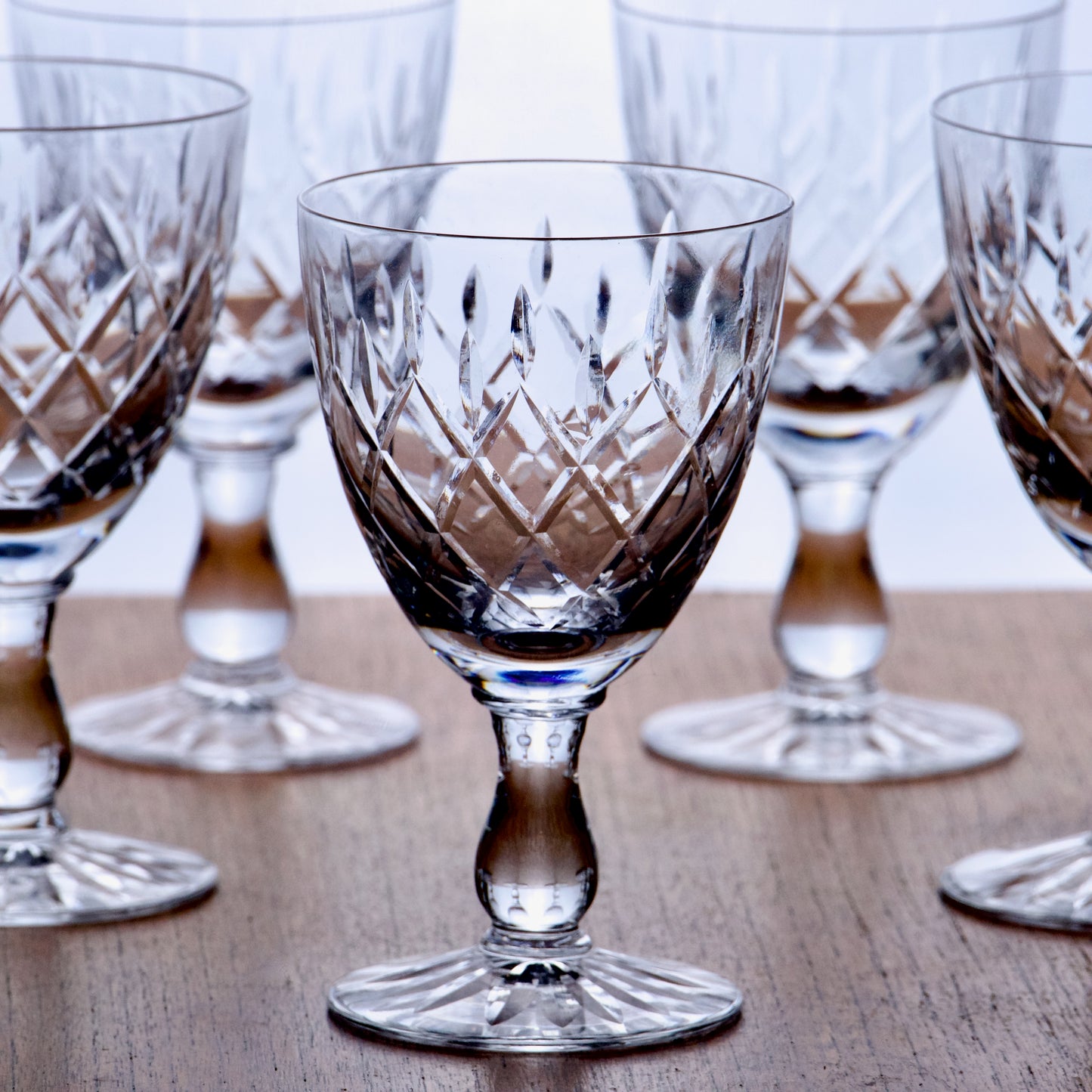8 verres à vin en cristal maison Orrefors collection "Karolina"