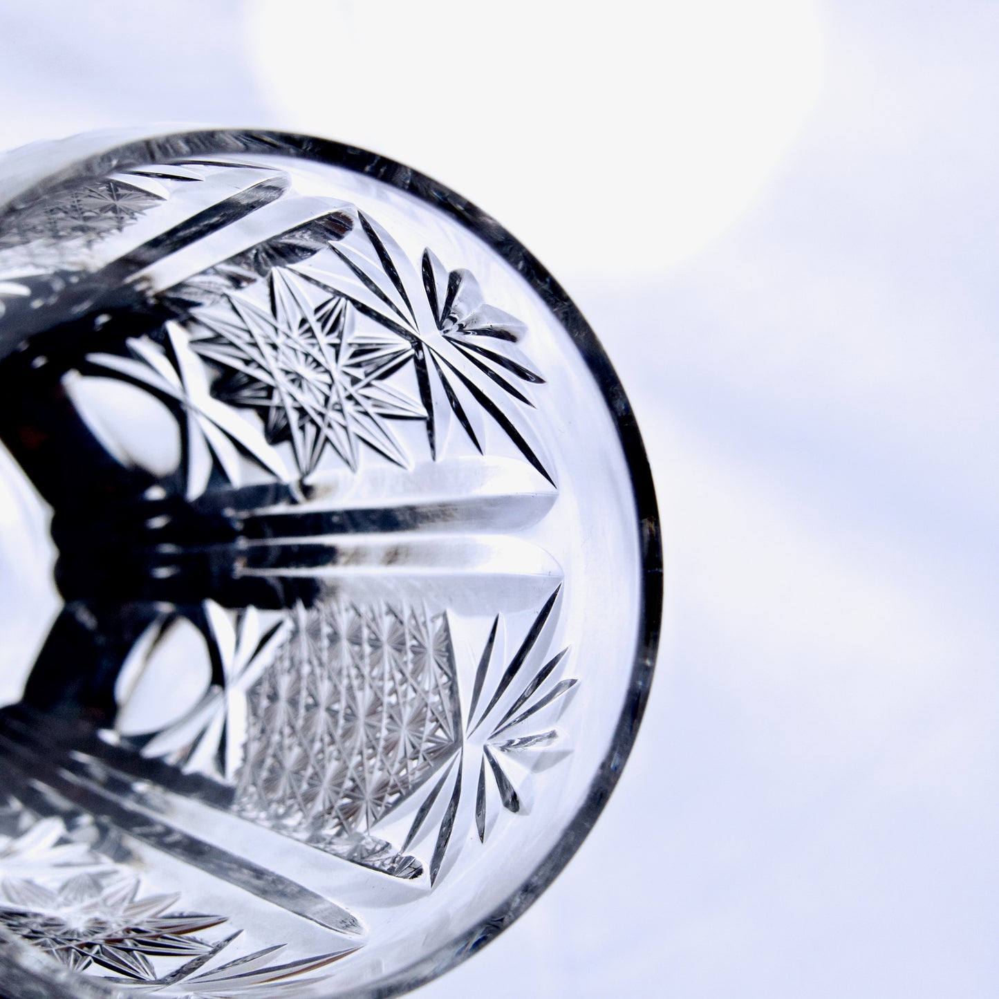 7 verres à eau anciens en cristal taillé