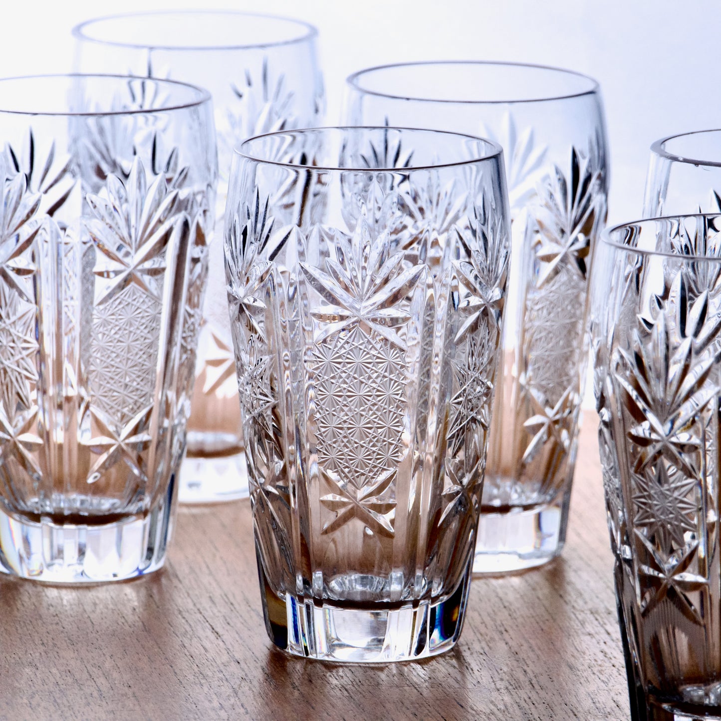 7 verres à eau anciens en cristal taillé