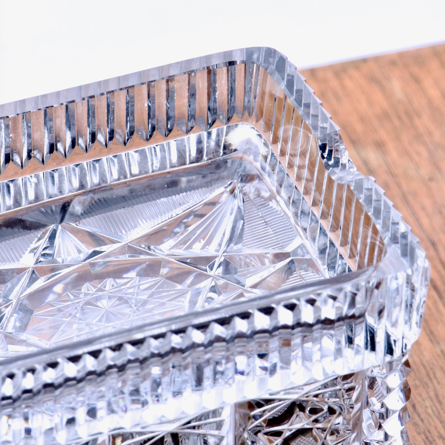 Tabatière / boîte ancienne en cristal