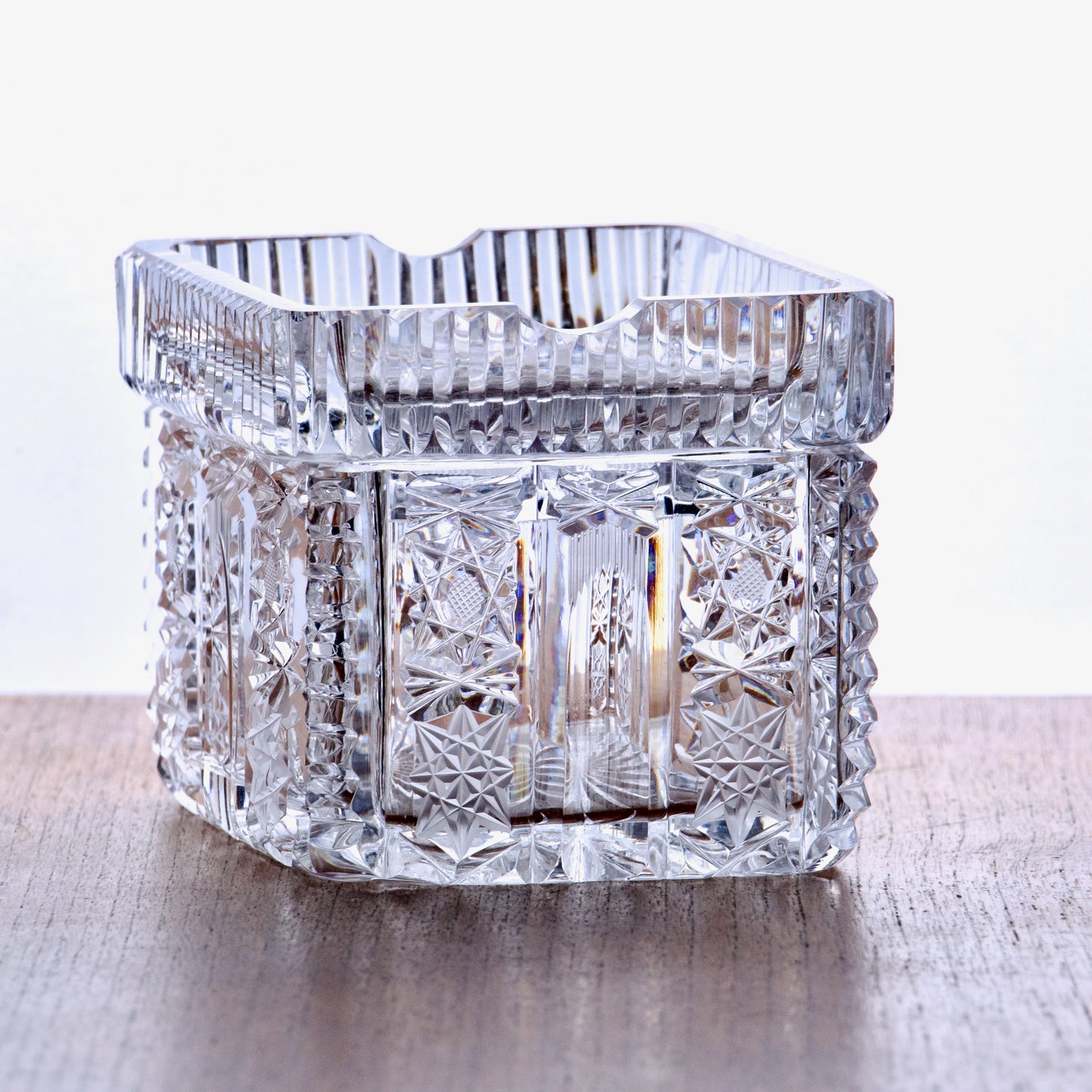 Tabatière / boîte ancienne en cristal