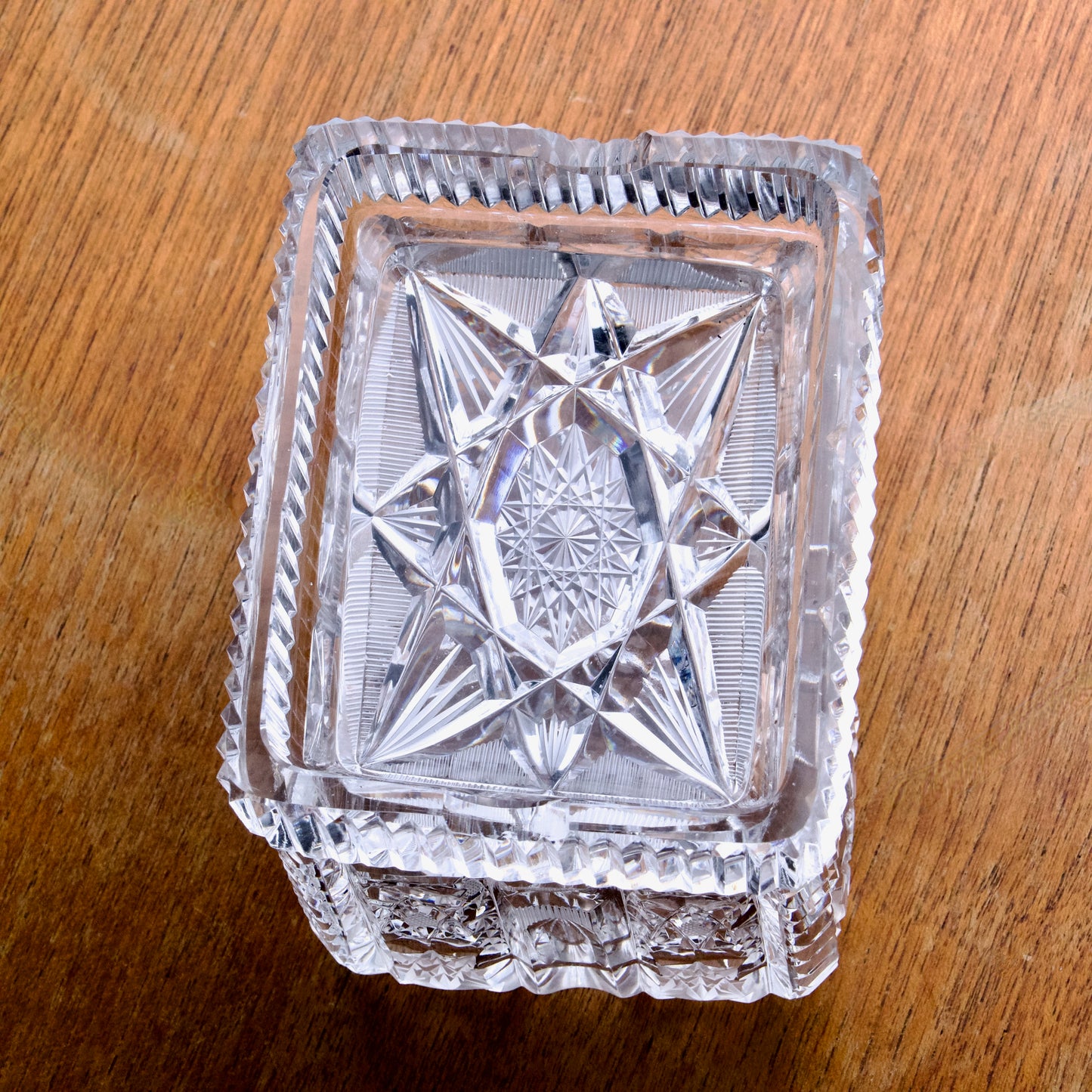 Tabatière / boîte ancienne en cristal