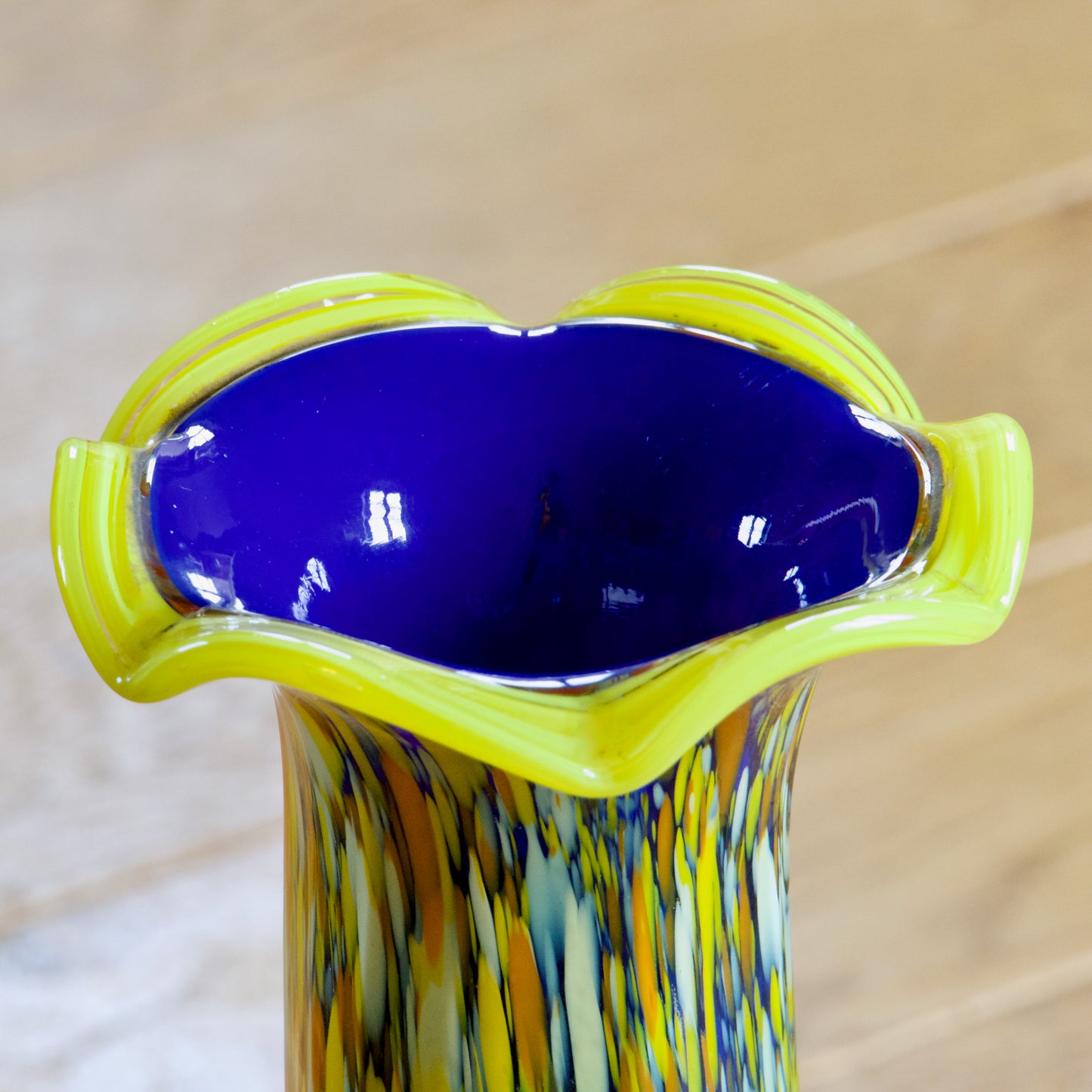 Vase multicolore en verre soufflé bouche de Murano