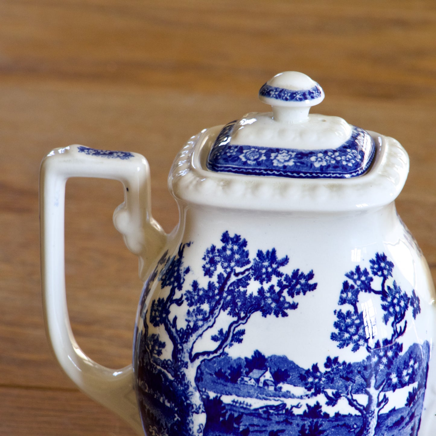 Théière et crémier de 1913 Villeroy & Boch "Rusticana"