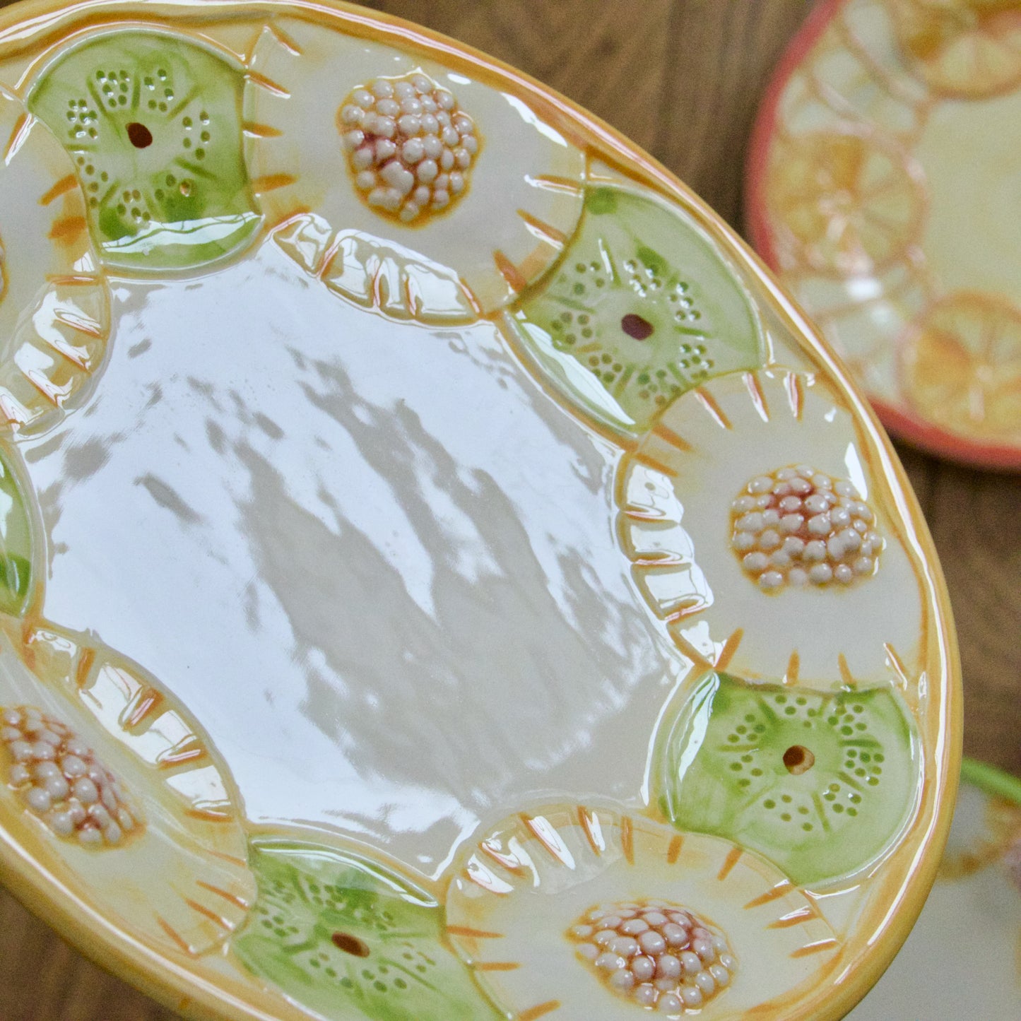 4 assiettes à dessert en barbotine fruits What's