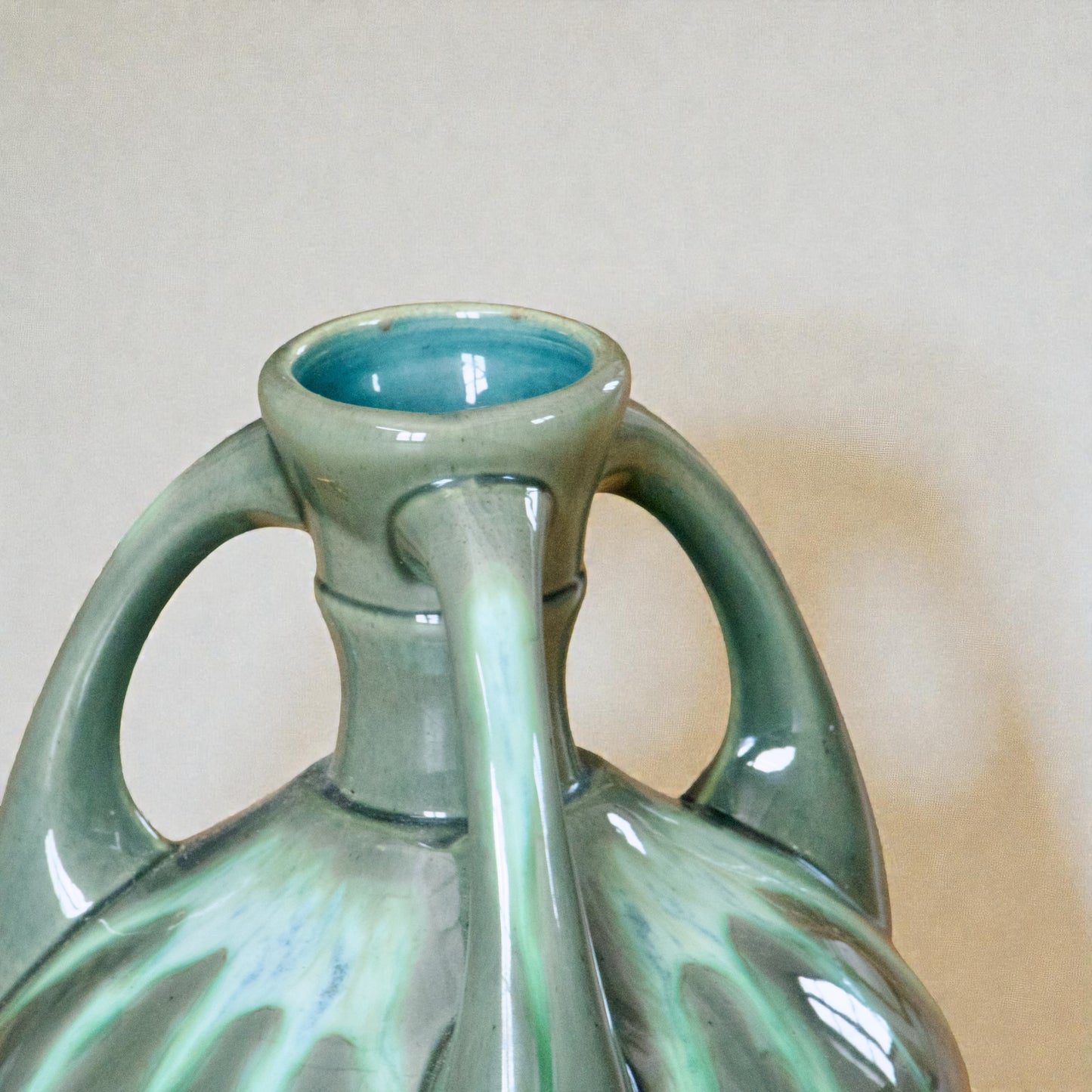 Vase Art Nouveau en grès flammé émaillé signé Fives-Lille Gustave de Bruyn