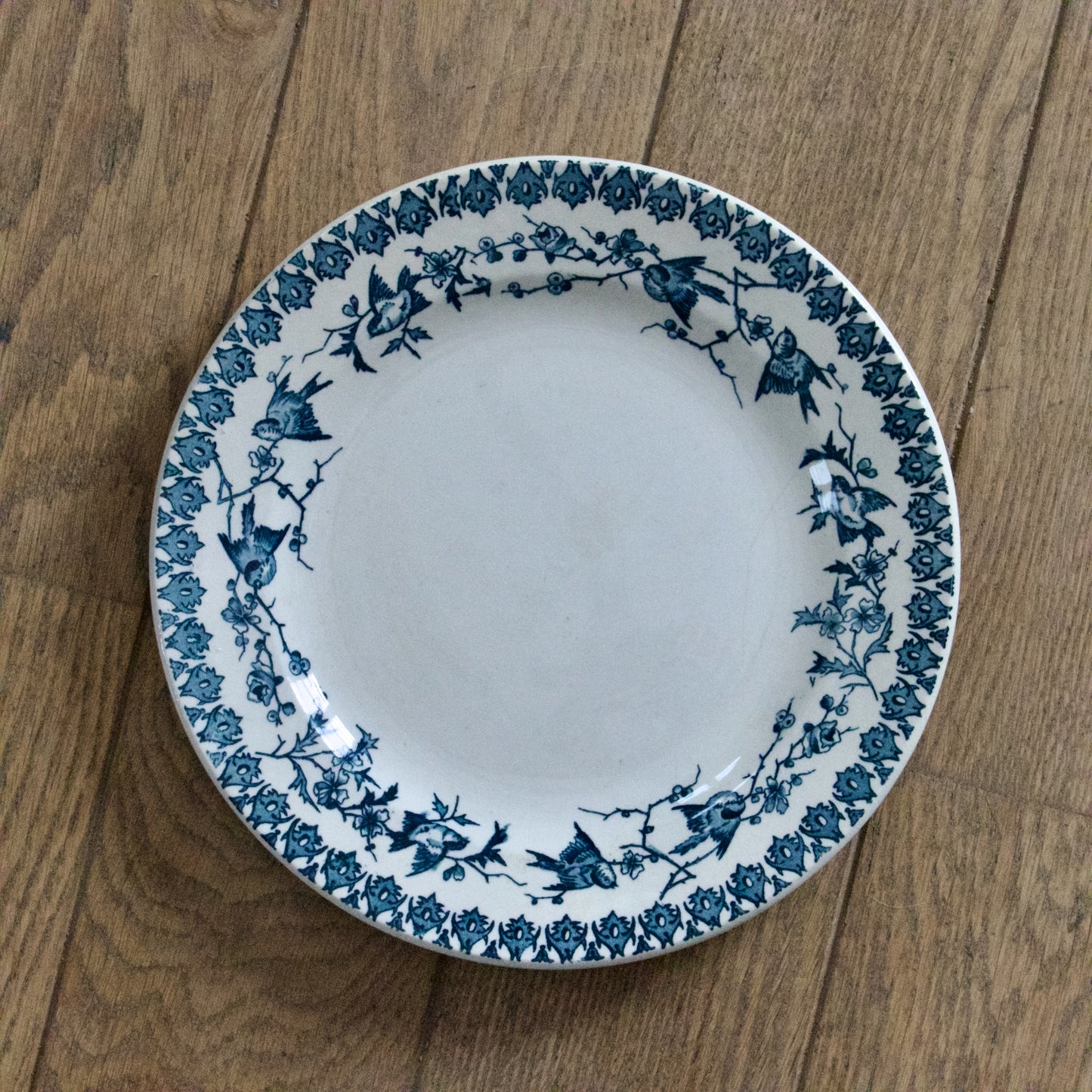 Trio d'assiettes XIXe Choisy-le-Roi "Lyonnais" aux oiseaux - terre de fer