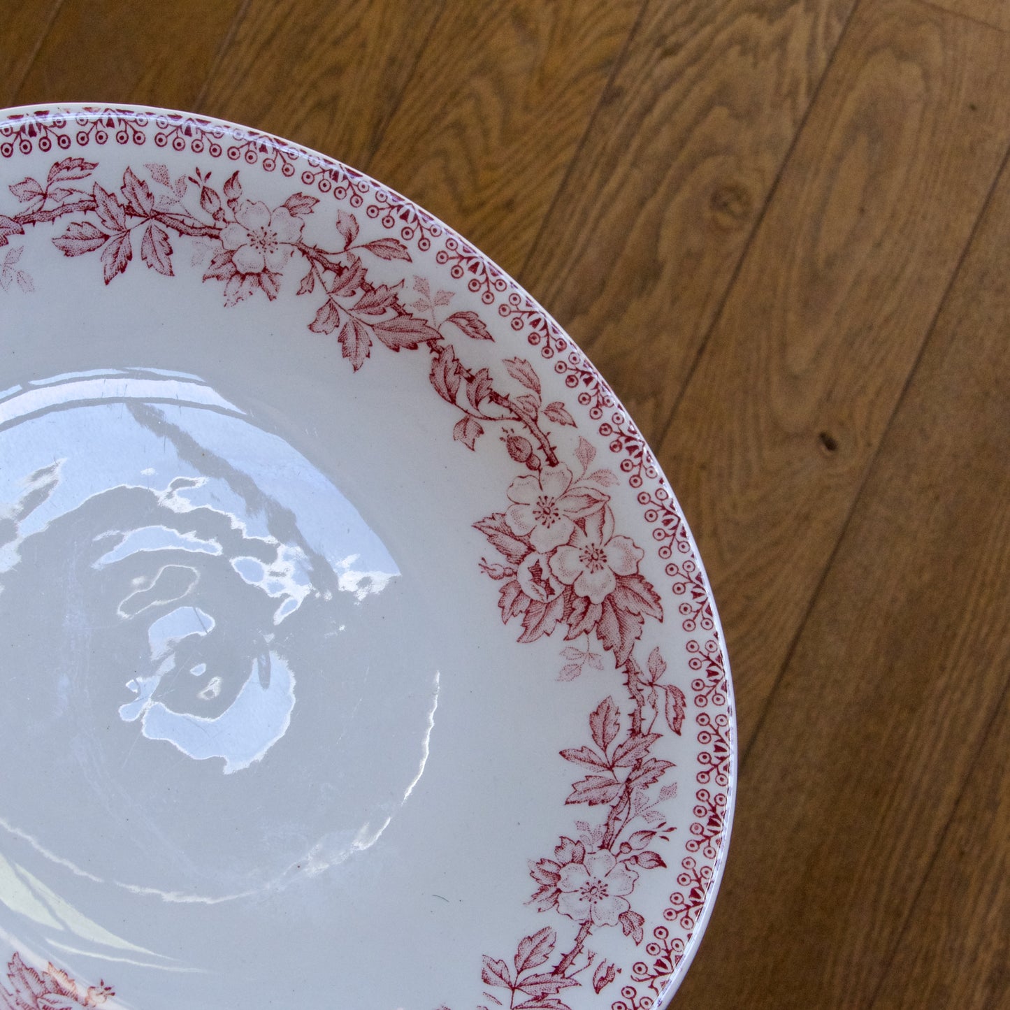 Compotier ancien en faïence terre de fer rose