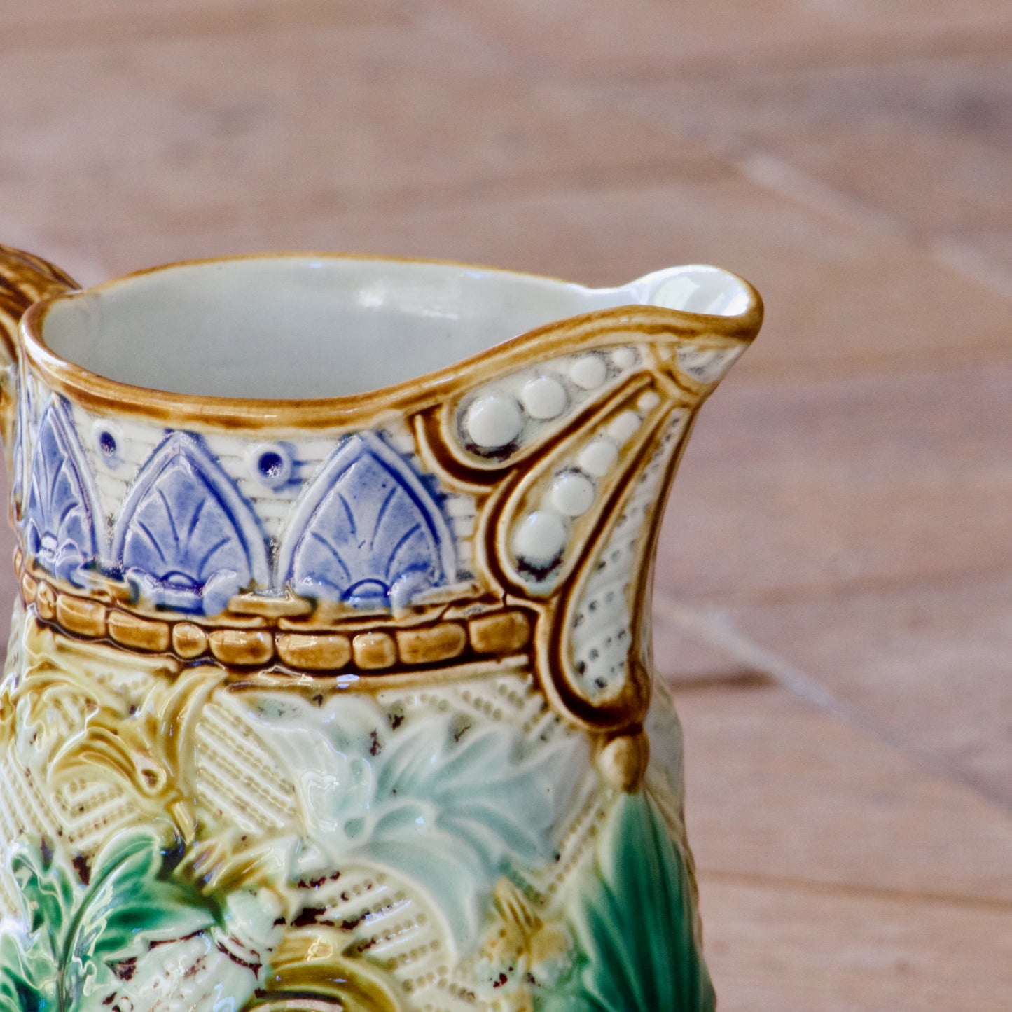 Pichet carafe XIXe siècle en barbotine de l'Est