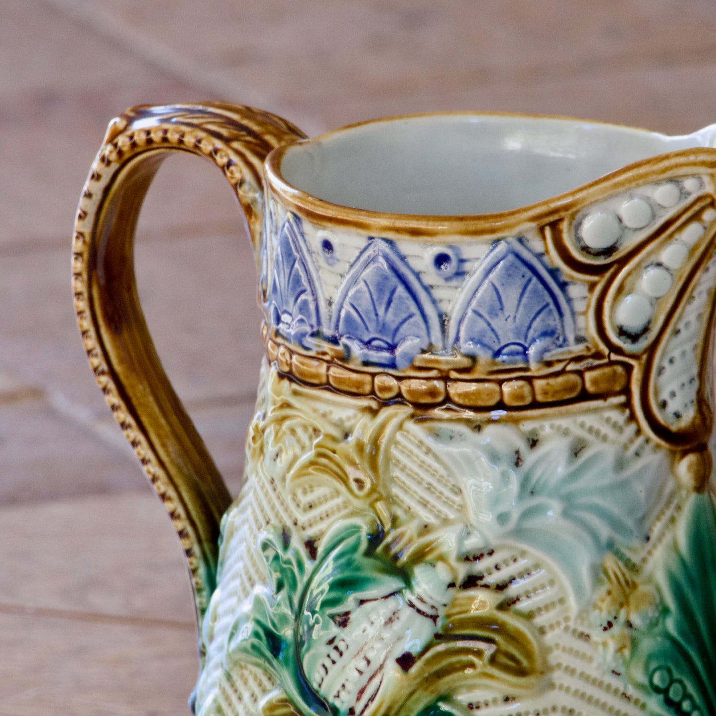 Pichet carafe XIXe siècle en barbotine de l'Est