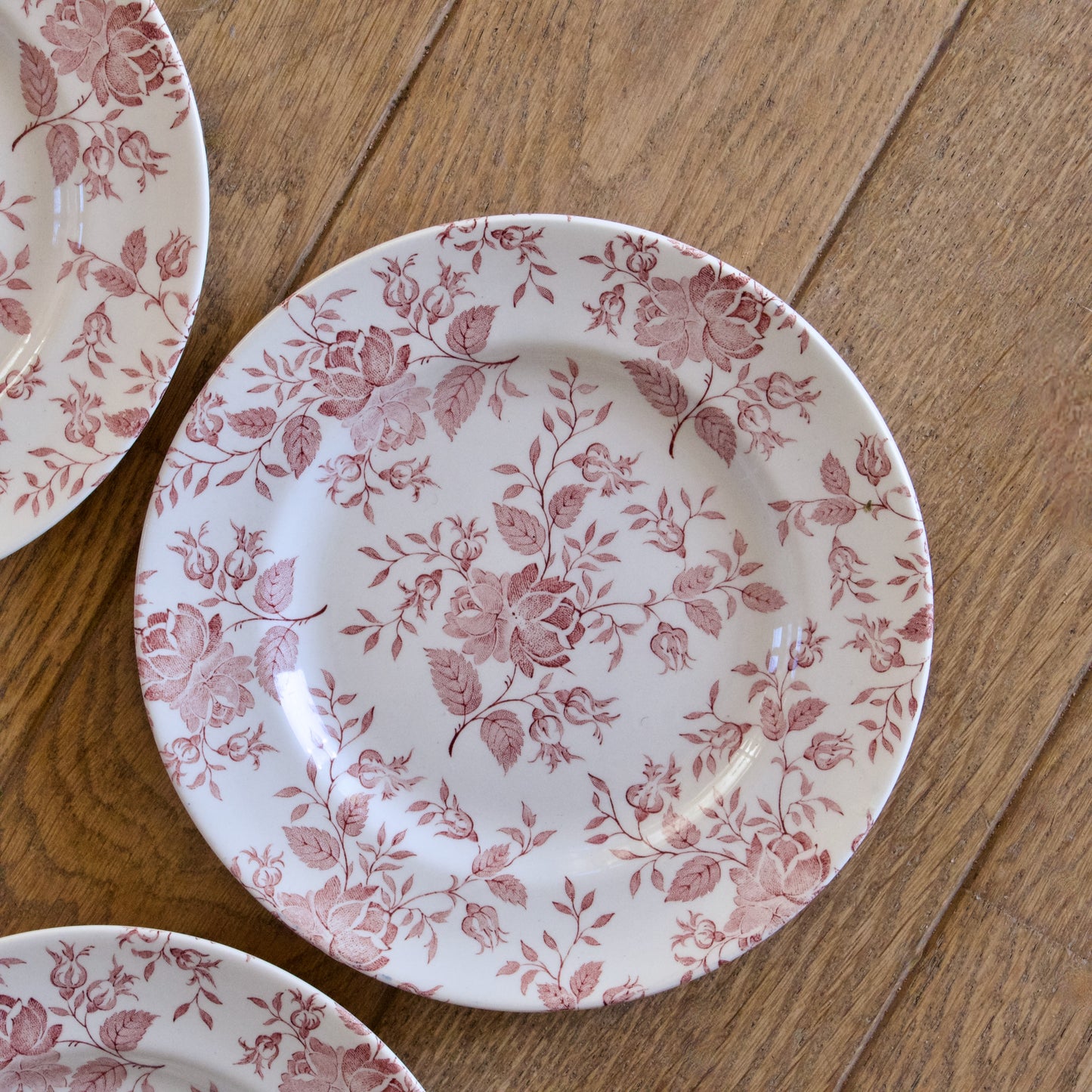 Assiettes à dessert en faïence anglaise EIT England petites roses