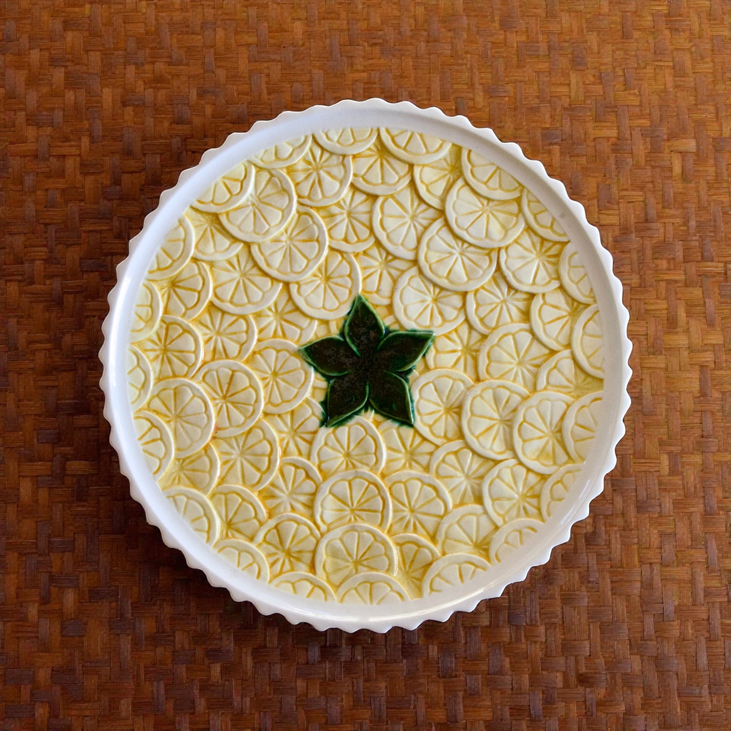 Grand présentoir à gâteau / tarte en barbotine citrons