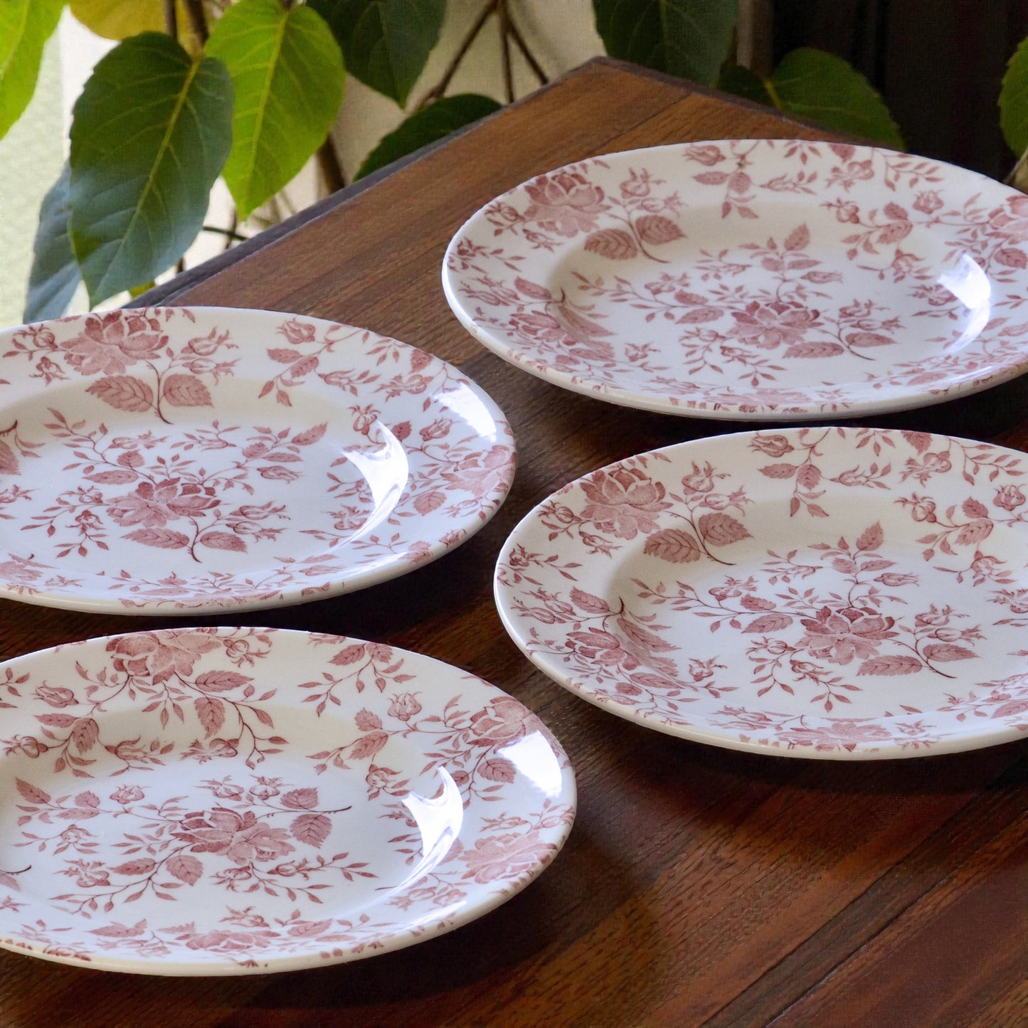 Assiettes à dessert en faïence anglaise EIT England petites roses