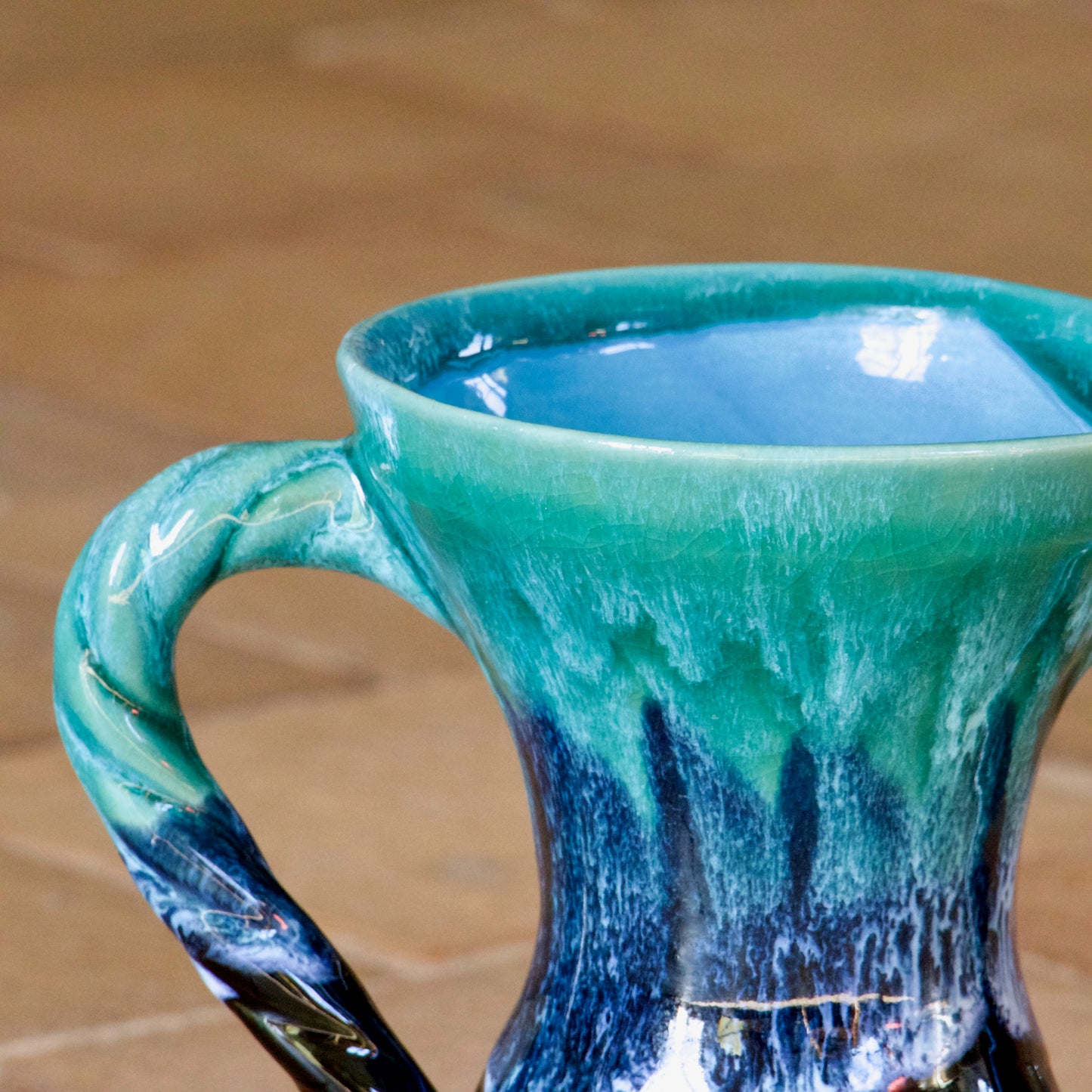 Vase amphore en grès émaillé flammé turquoise
