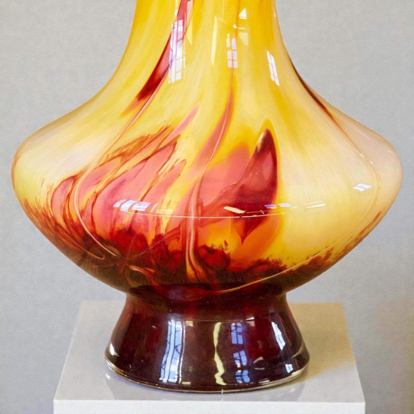 Vase en verre opalin flammé de Murano, 1960's