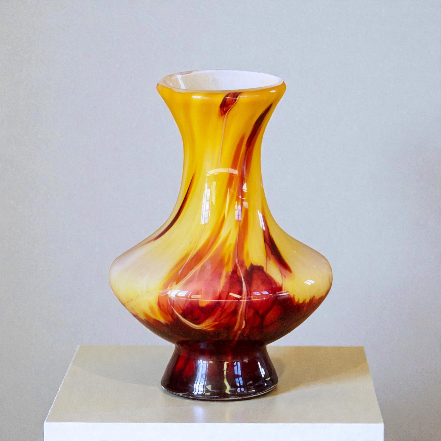Vase en verre opalin flammé de Murano, 1960's