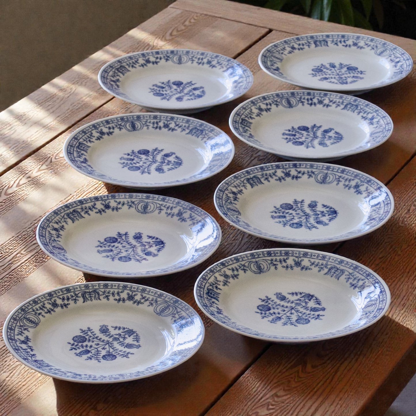 8 assiettes à dessert en porcelaine Kahla GDR
