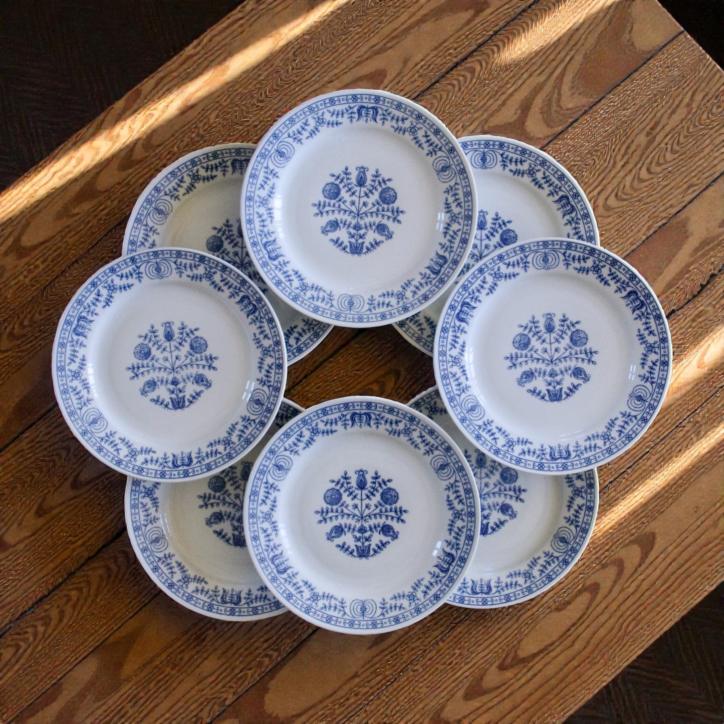 8 assiettes plates en porcelaine Kahla GDR