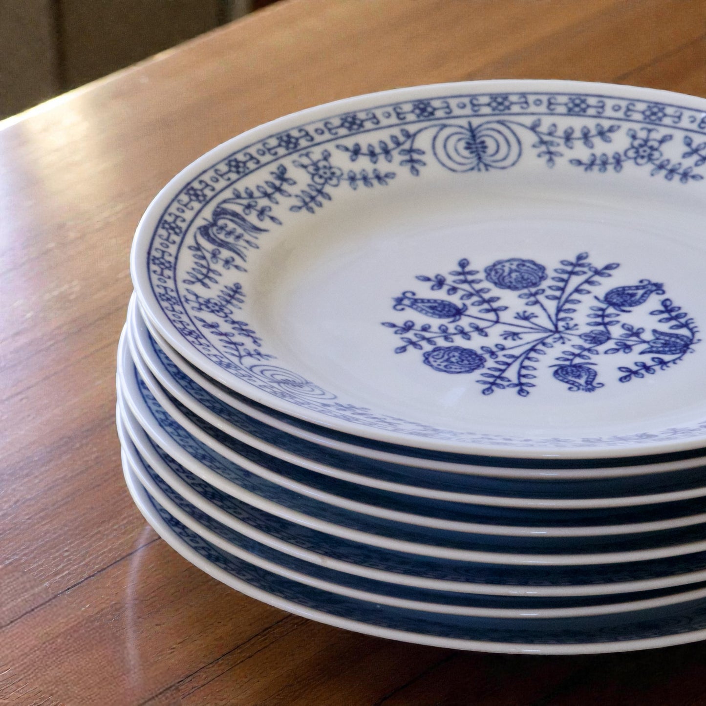 8 assiettes plates en porcelaine Kahla GDR
