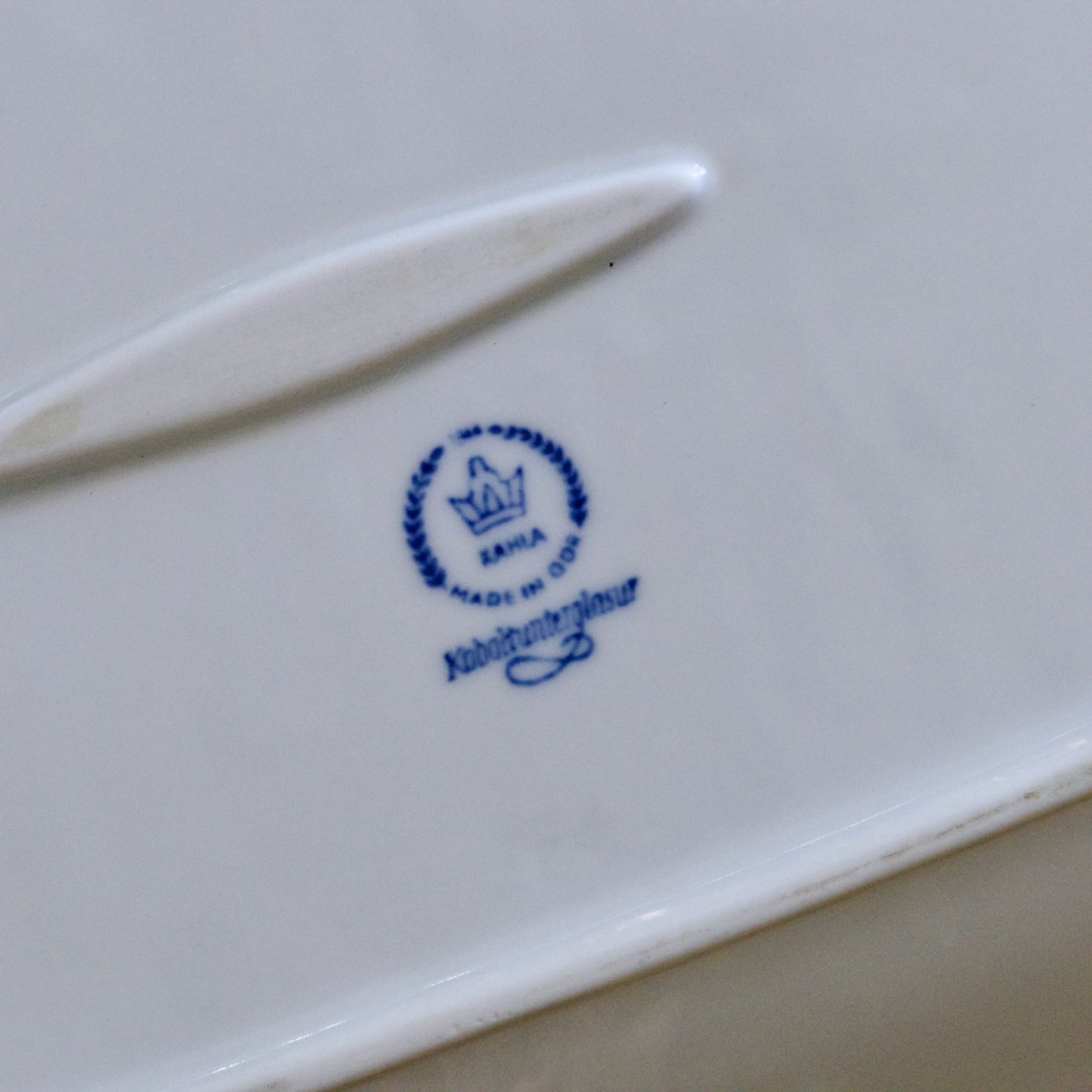 Plat ovale en porcelaine Kahla GDR