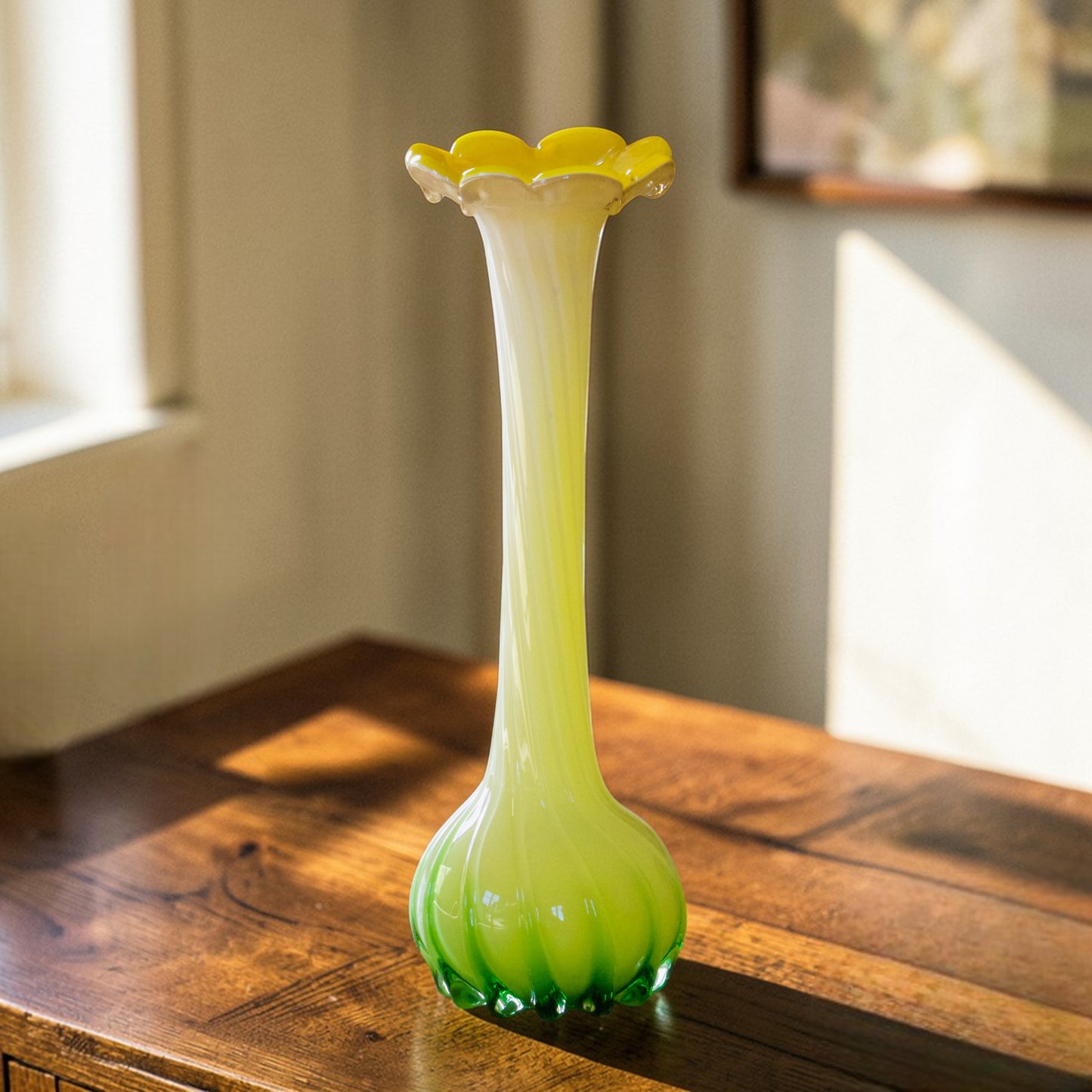 Vase soliflore de Murano en verre opalin soufflé jaune et vert