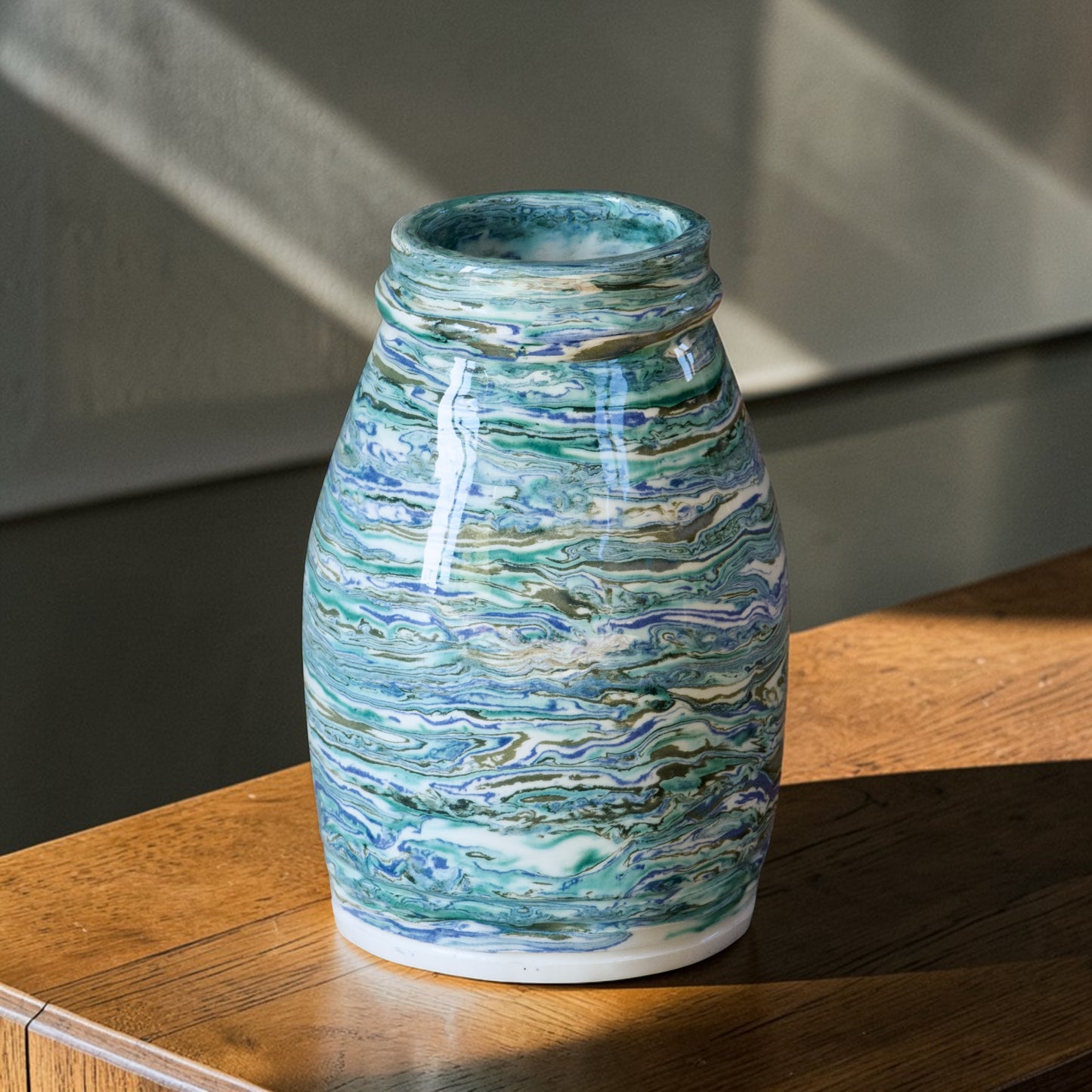 Pièce unique, vase artisanal en terre mêlée turquoise