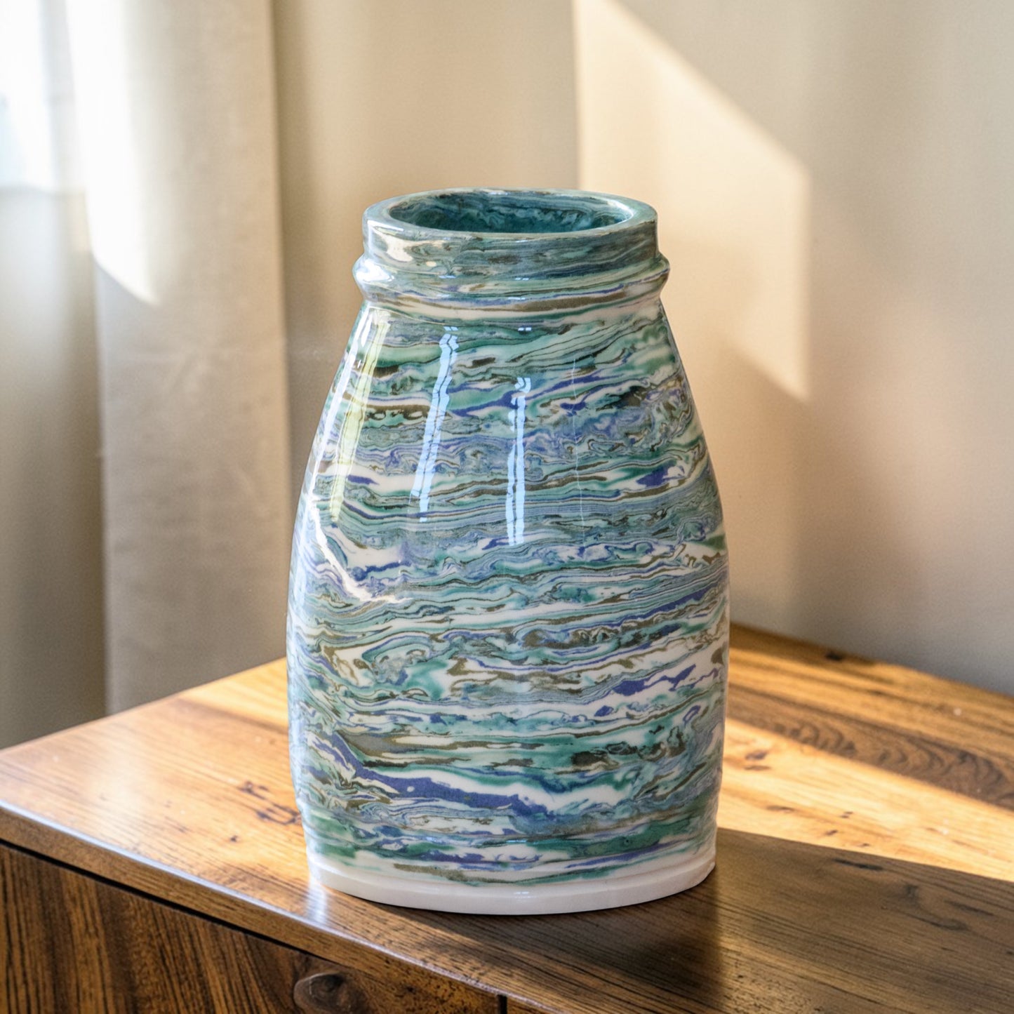 Pièce unique, vase artisanal en terre mêlée turquoise