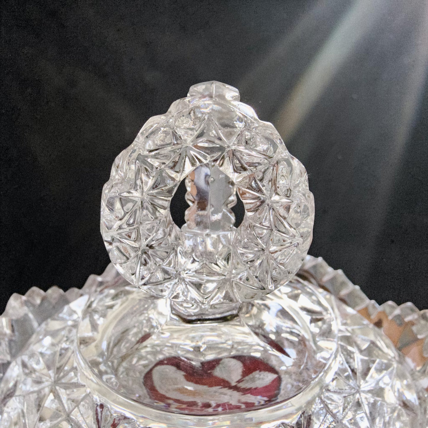 Bonbonnière sur piédouche en cristal Hofbauer "Byrdes"