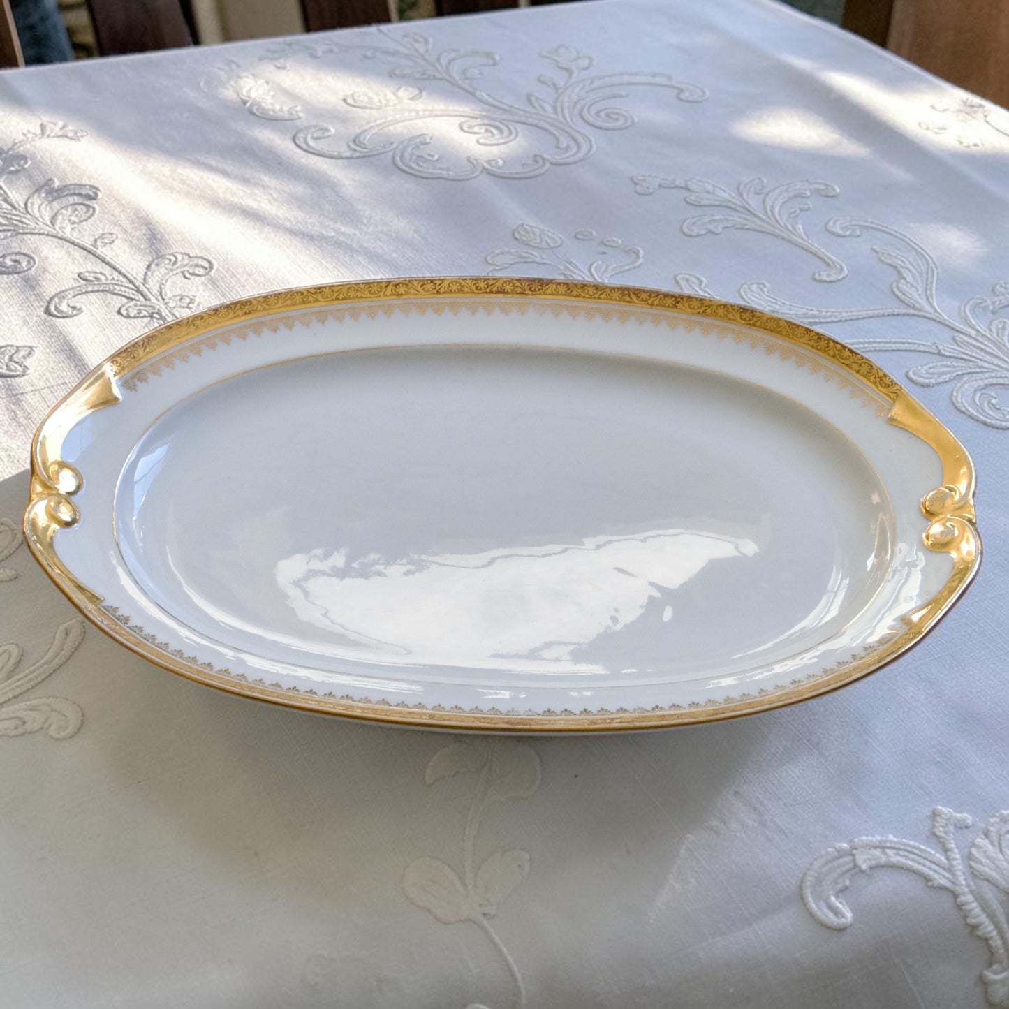 Grand plat ovale en porcelaine de Limoges "Peconnet"