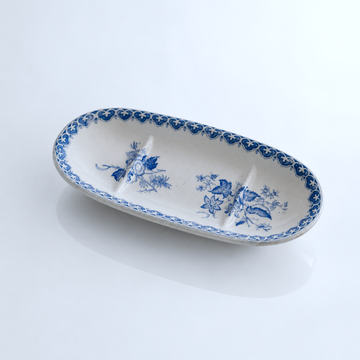 Porte-savon XIXe Creil & Montereau "Bouquet" - terre de fer